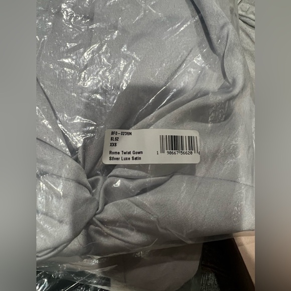 NWT- Show Me Your Mumu Rome Twist Gown - Picture 5 of 5